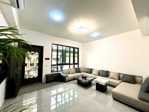 Zhushan House | 山禾里民宿-有電梯-好停車-自助入住