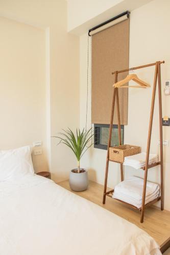 Shanjiao House | 春喃日光 Whispring Inn