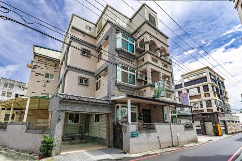 Hualien City Centre House | 花蓮椰風時尚民宿