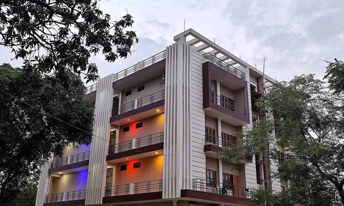Varanasi Apartment | 1-bedroom bed & breakfast in lovely Varanasi with AC