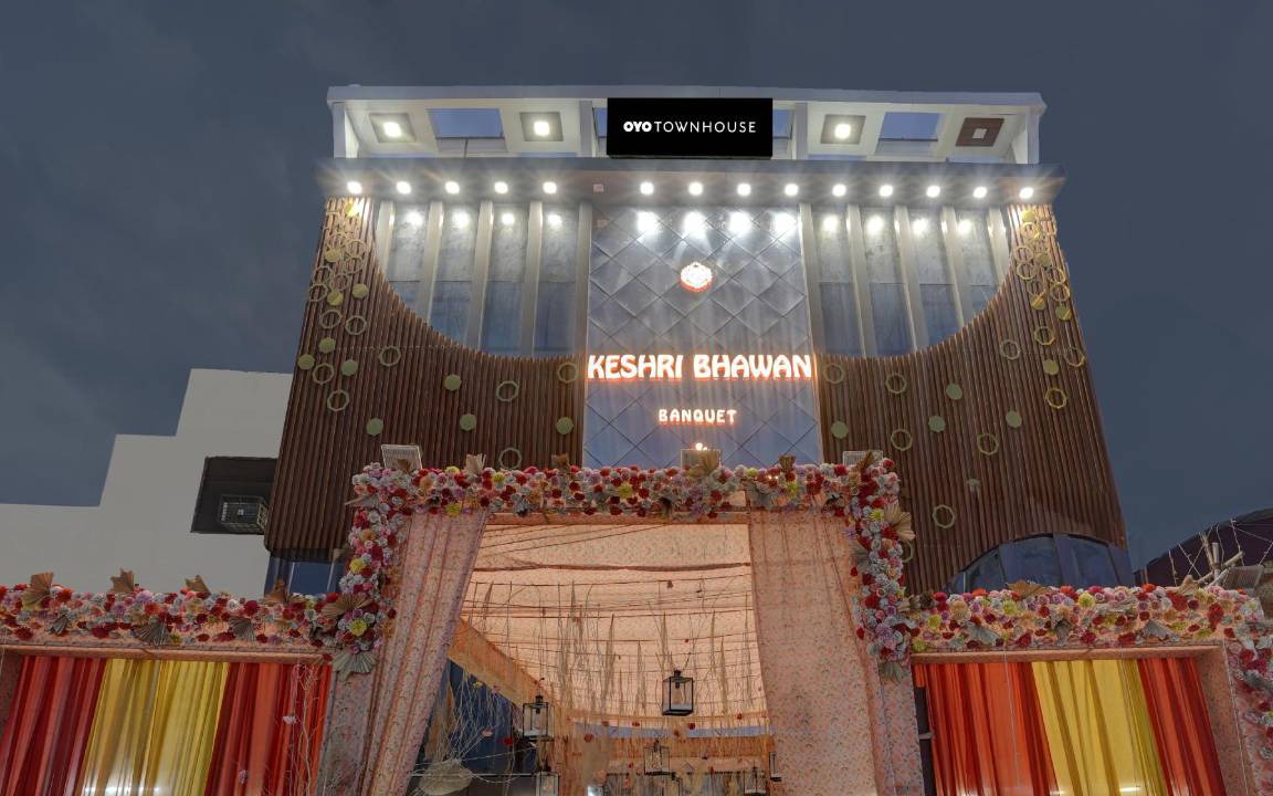 Allahabad Hotel | 14 m² Hotel ∙ 3 guests