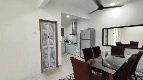 Sungai Buloh House | 148 m² House ∙ 4 bedrooms ∙ 16 guests