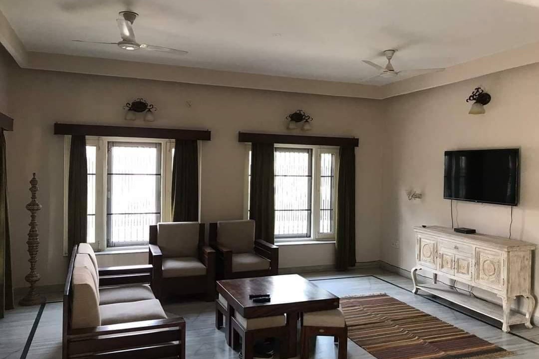 Civil Lines Apartment | 180 m² Apartment ∙ 2 bedrooms ∙ 8 guests