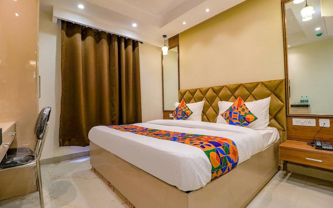 Pitampura Hotel | 180 m² Hotel ∙ 2 guests