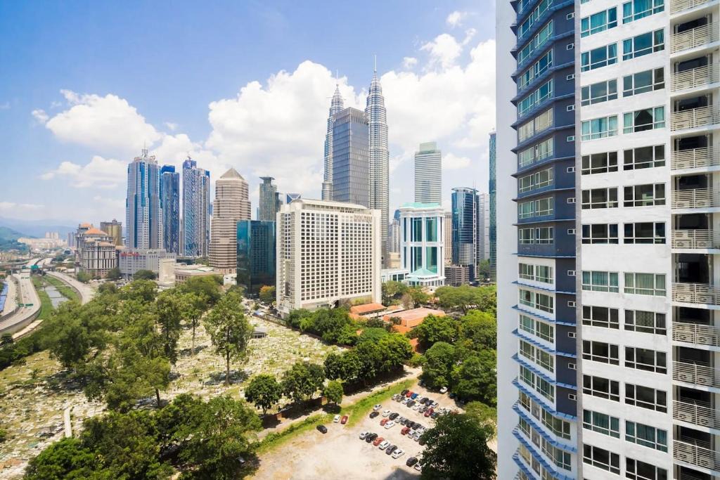 Kuala Lumpur City Centre Apartment | 188 Luxury Suites by Plush