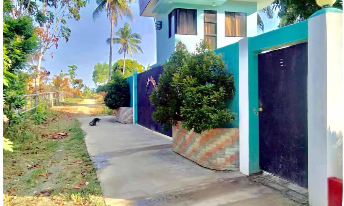 San Remigio Bed & Breakfast | 2 Bed with full bath AC, Rooftop and walking distance to beach
