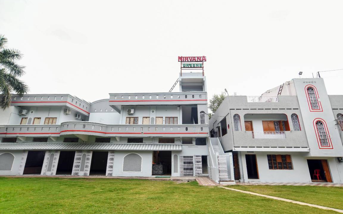 Ujjain Hotel | 20 m² Hotel ∙ 2 guests