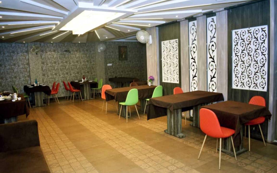 Gorakhpur Hotel | 20 m² Hotel ∙ 2 guests