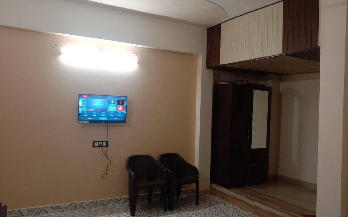 Raebareli Apartment | 218 m² Apartment ∙ 11 bedrooms ∙ 14 guests