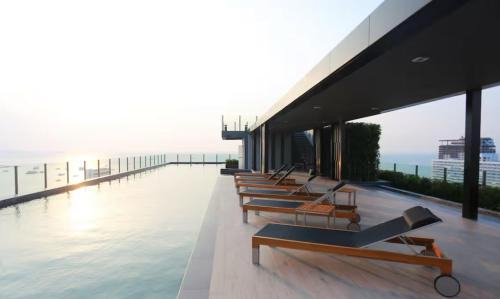 Pattaya Bay Apartment | 22芭提雅市中心2卧室套房 海景无边泳池 繁华街道