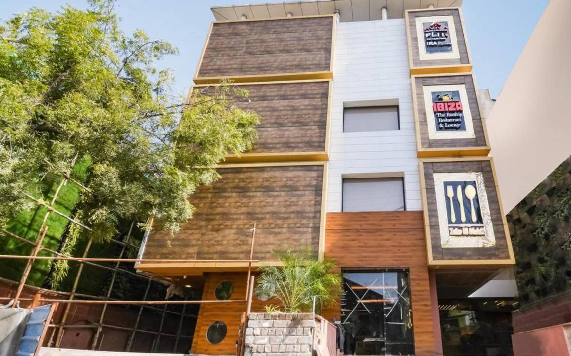 Raipur Hotel | 22 m² Hotel ∙ 2 guests
