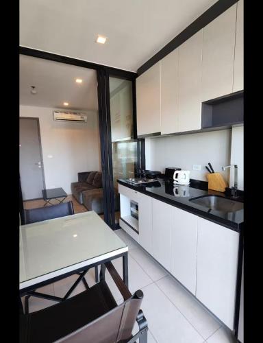 Pattaya Bay Apartment | 22a芭提雅市中心繁华街道 单卧室 高速网络 网红无边泳池