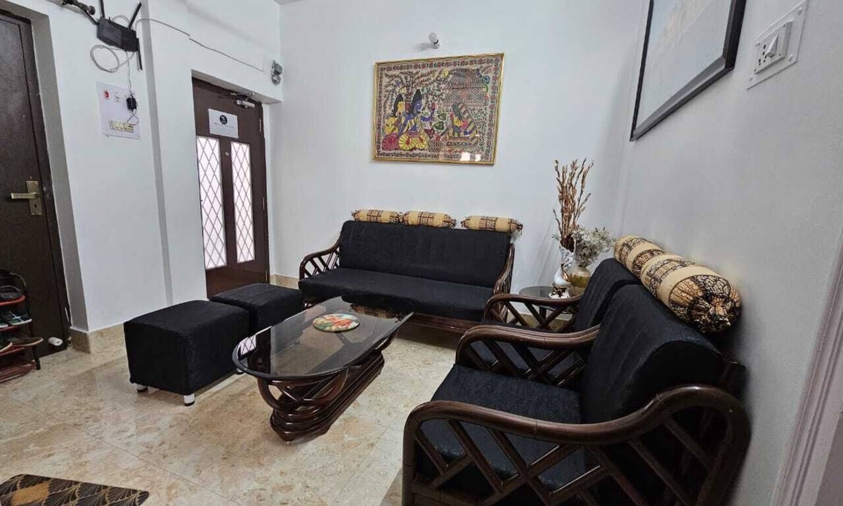 Varanasi Apartment | 3-bedroom apartment in peaceful Varanasi with WiFi, AC. Enjoy your stay