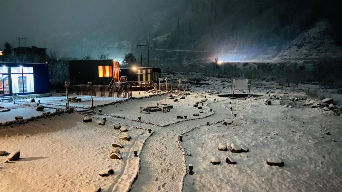 Burwa Resort | 300 m² Resort ∙ 2 guests