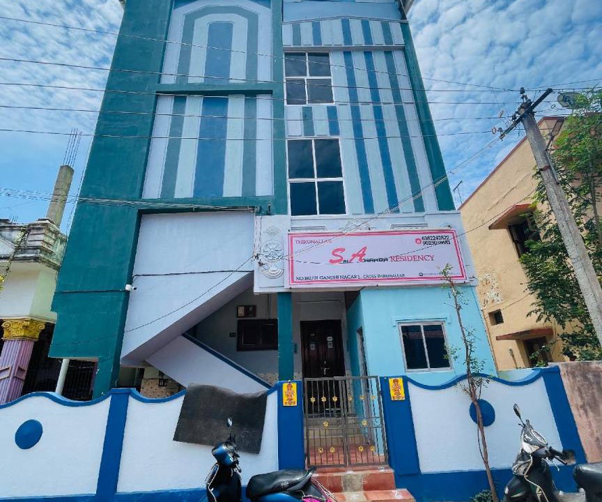 Thirunallar Hotel | 37 m² Hotel ∙ 6 guests