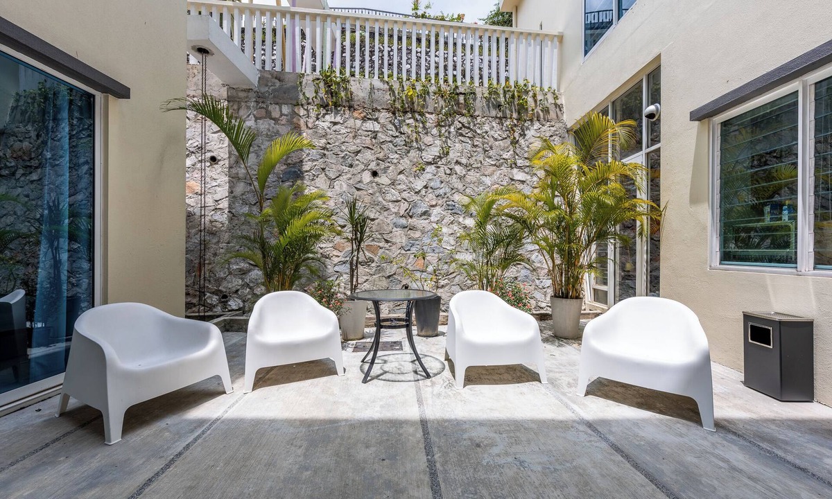 Kampung Haji Abdullah Hukum Villa | 38Pax Flame of the Forest Retreat Villa KL by Verano