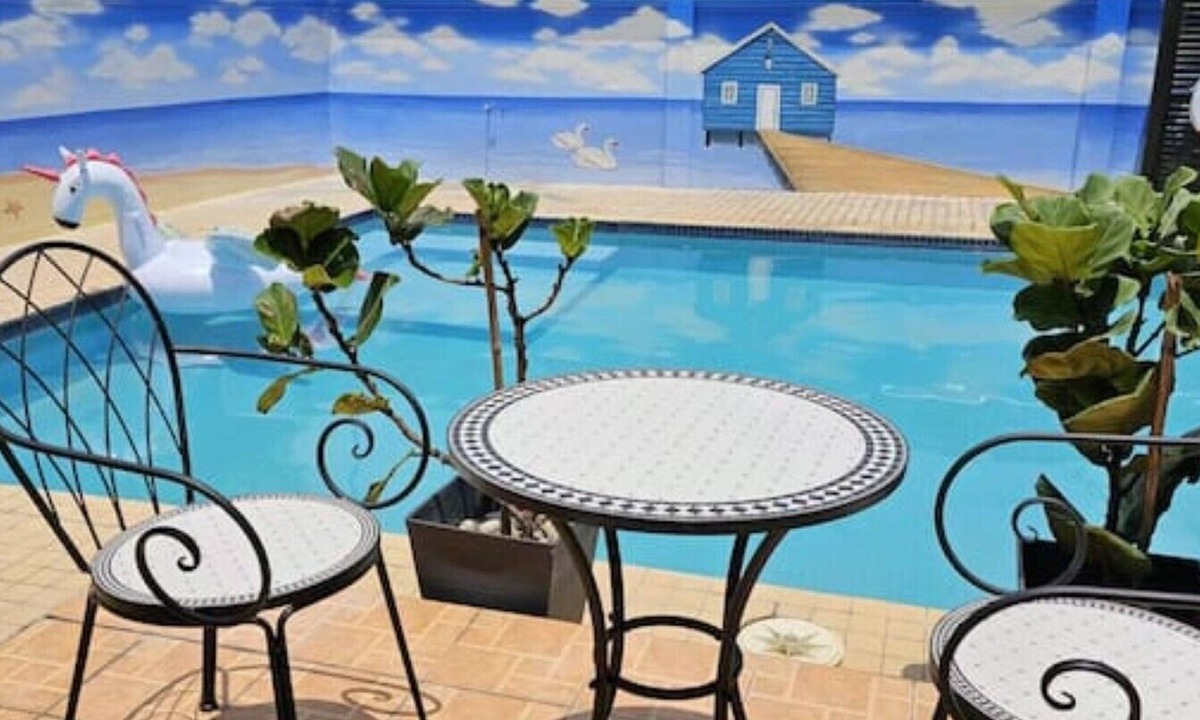 Taman Bangi Villa | 5 minutes to Train Station ! Pool Party Villa in the City.