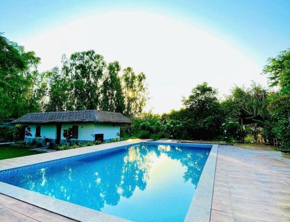 Noida House | 5000 m² House ∙ 2 bedrooms ∙ 10 guests