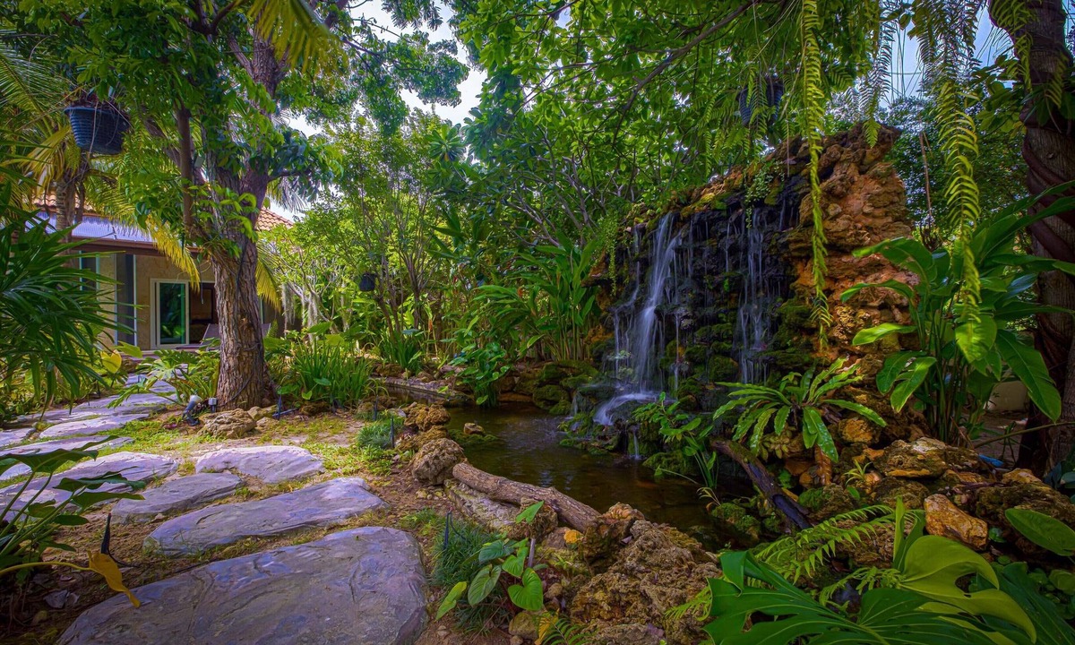 Hua Hin Villa | 6BR Luxury Tropical Pool Villa PH125
