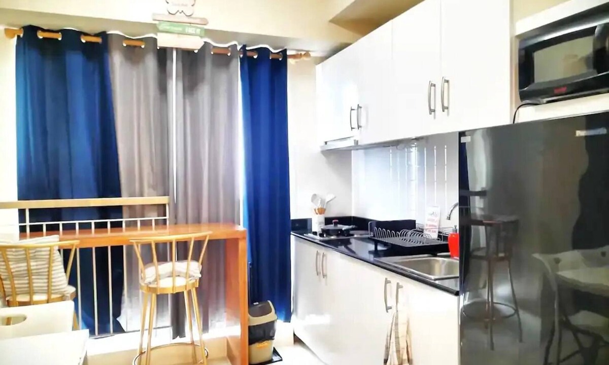 Tagaytay Apartment | 838 Wind Residences Lake and Taal Volcano view