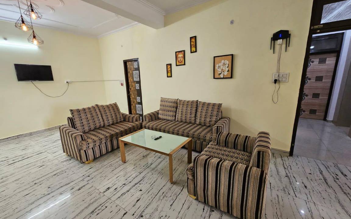 Alambagh House | 900 m² House ∙ 9 bedrooms ∙ 22 guests