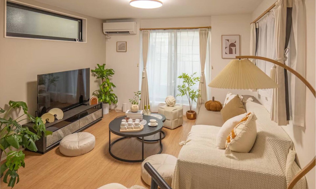 Kamiikebukuro Villa | A detached house in Sakura River 23, Ikebukuro. 4 bedrooms, 2 bathrooms.