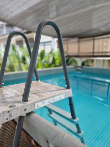 Shah Alam House | Ahmad's Homestay & Pool di Bukit Cerakah, Shah Alam