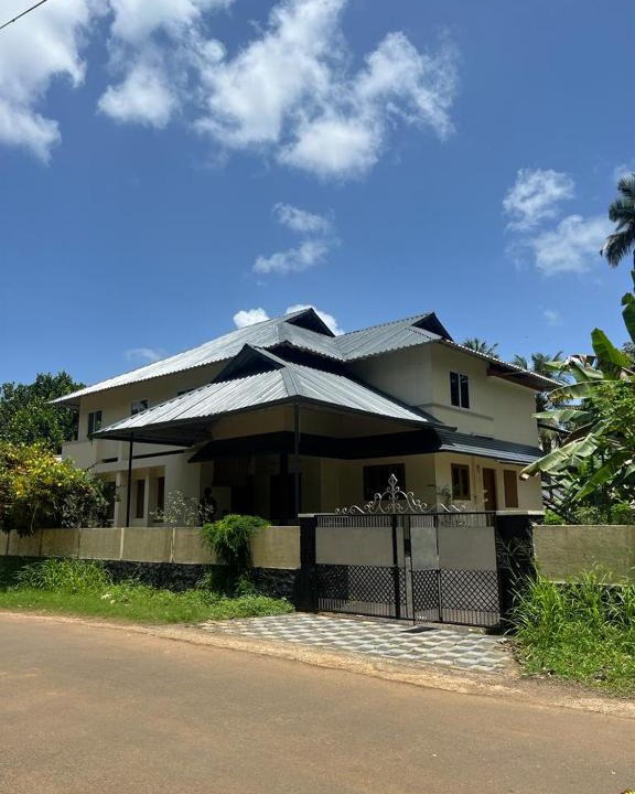 Perumbaikad Apartment | Alappattu home stay