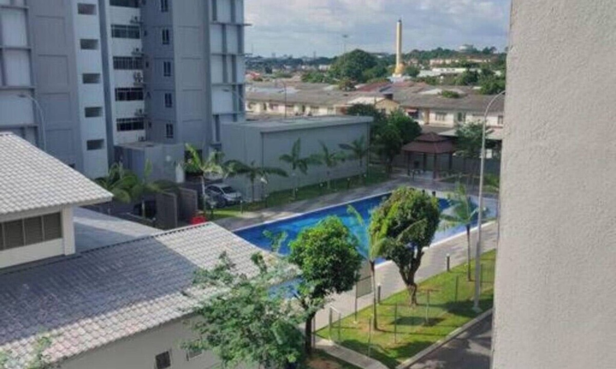 Kajang Apartment | Alstenor Homestay offers accommodations in Kajang and near IOI City Mall.