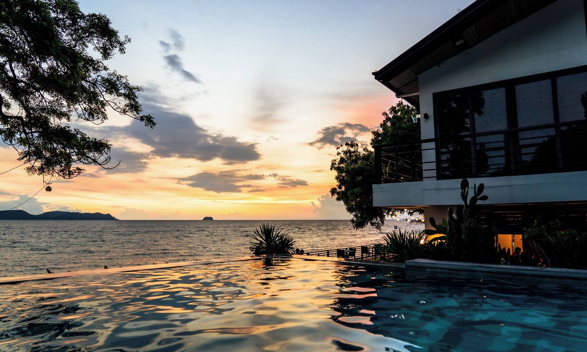 Bagalangit Hotel | Altamare Dive and Leisure Resort Anilao