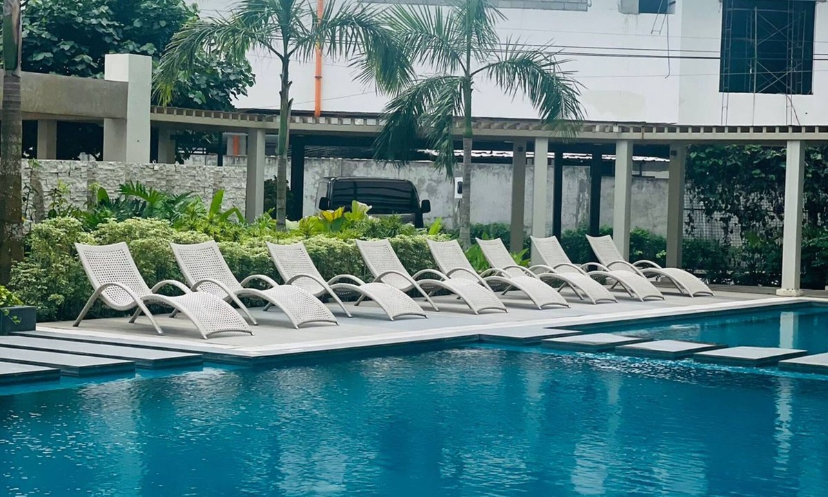 Bantud Hacienda Condo | Amourette's Studio at Mesaavirre Garden