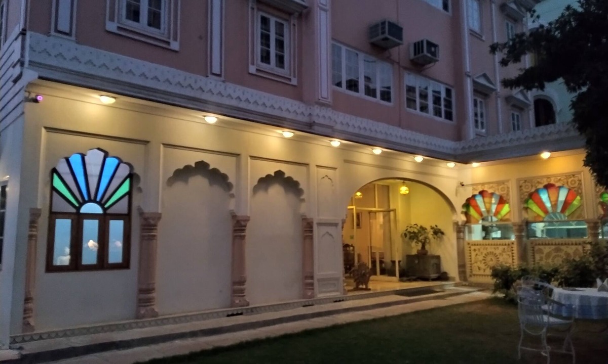 Bani Park Hotel | Anuraag Villa
