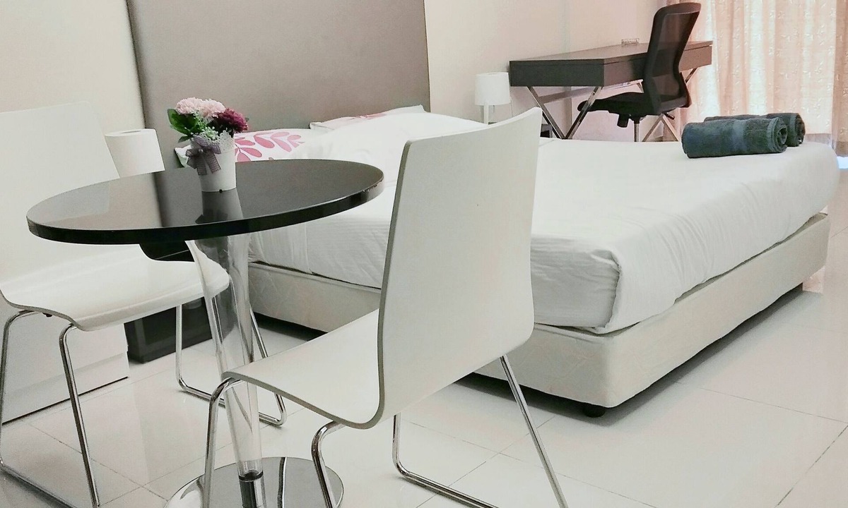 Sri Hartamas Apartment | Apartment Studio with Kitchen | WiFi | Balcony