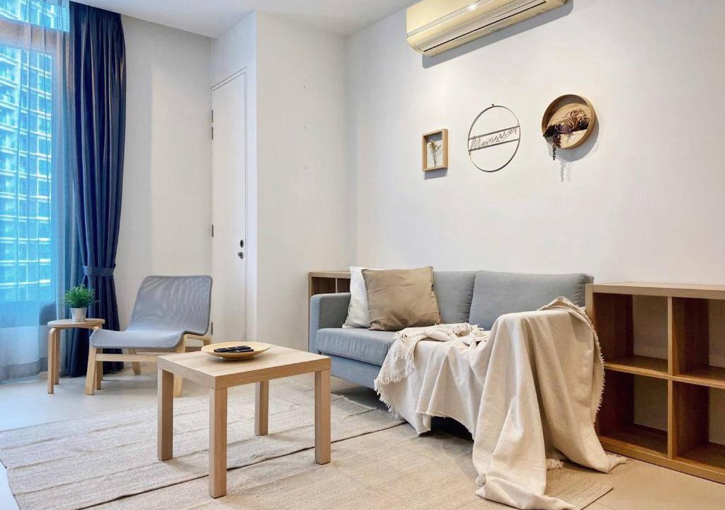 Mont Kiara Apartment | Arcoris Mont Kiara 1 to 5 pax Minimalist Modern Netflix