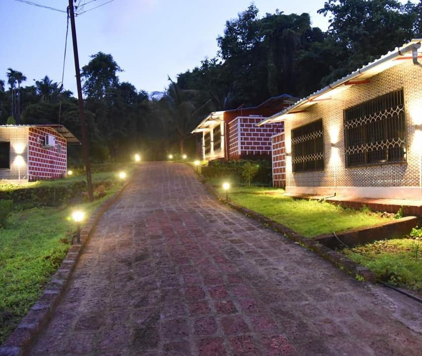 Dapoli House | Areca Farms