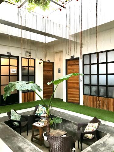Coron Town Proper Hostel | Avisala Hostel Coron
