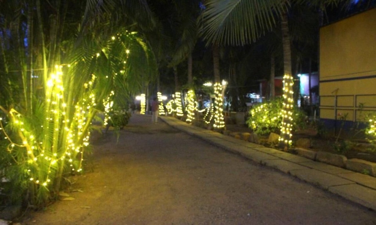 Bommayapalayam Apartment | AVM Paalm Meadows Resort Family Room