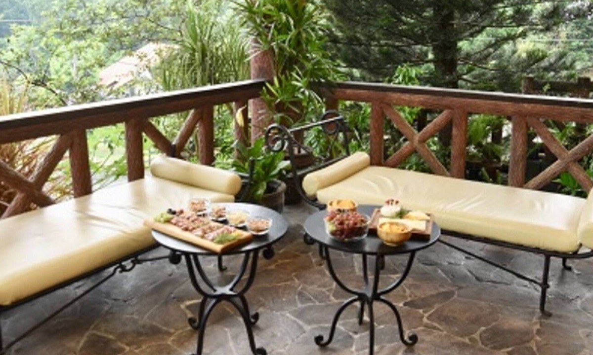 Laurel House | AXB Manor Tagaytay