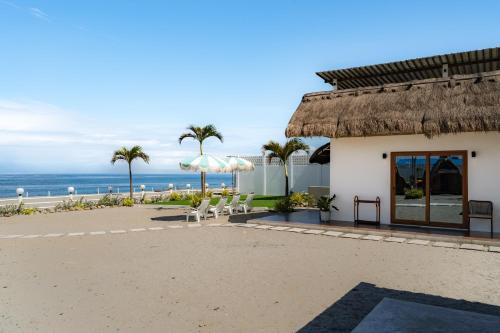 Binuclutan House | Balay Angkan Beachfront Villas Zambales