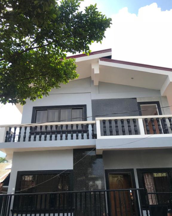 Coron Town Proper House | Bangles Homestay