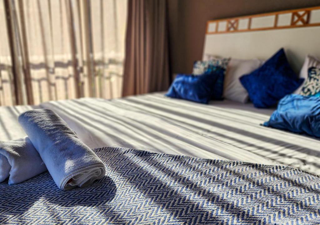 Gauravaddo Villa | Beach 7 mins walk Luxury villa Diva