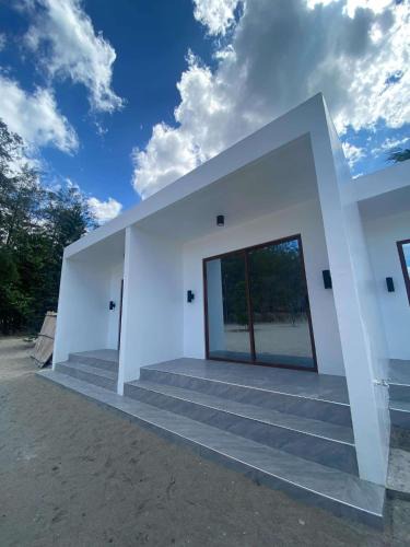 San Narciso Other | Beach front deluxe room with bathroom - Shiloh 1