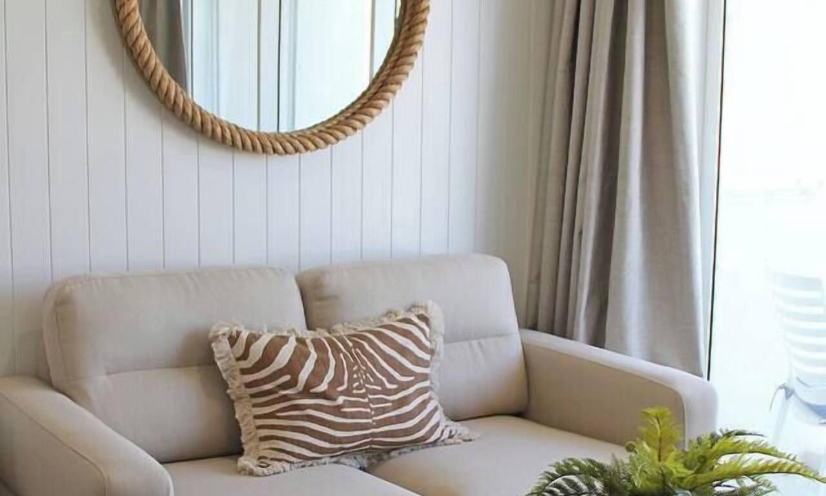 Dee Why Apartment | Beachfront Studio, Views, Best Location