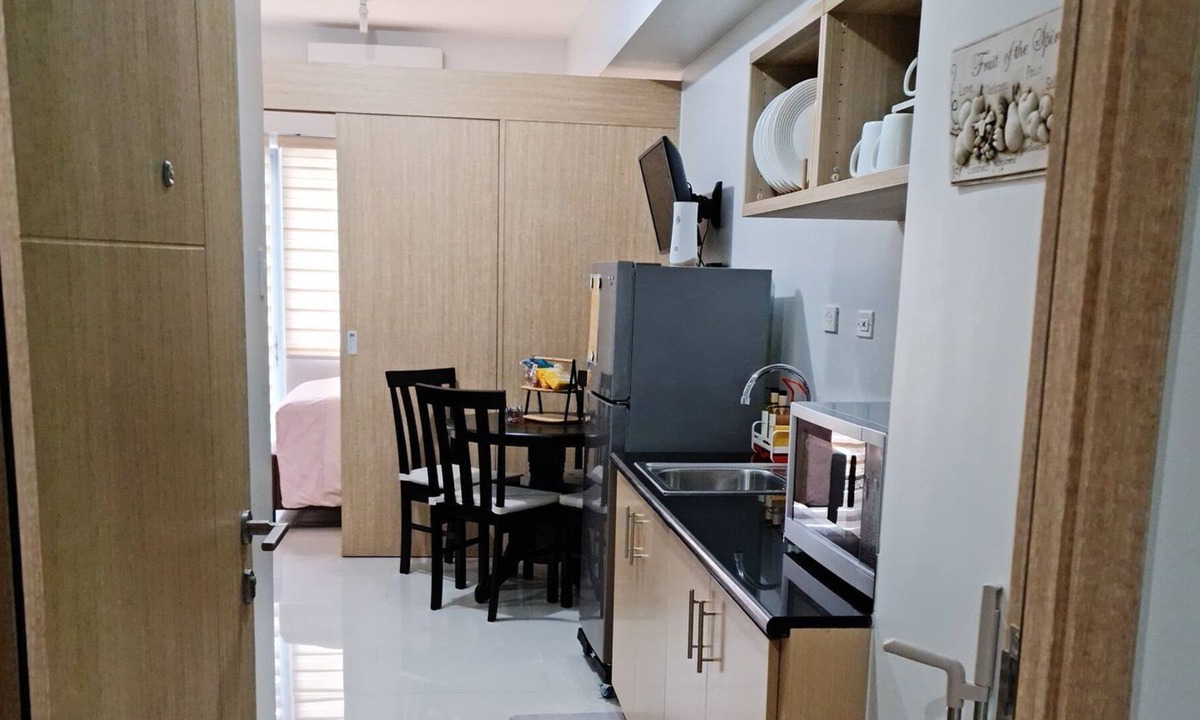 Bago Bantay Apartment | Beautiful Condominium With Swimming pools Ect.