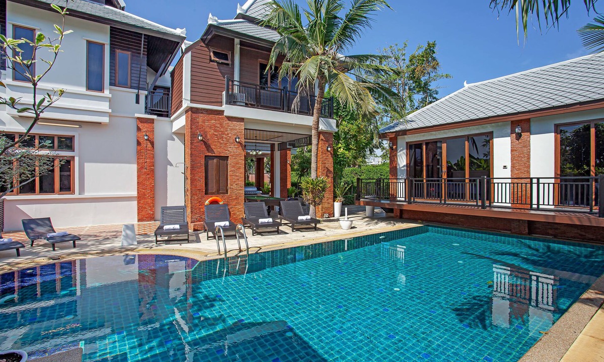 Na Chom Thian Villa | Beverly Thai House Pool Villa