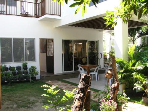 Argao Bed & Breakfast | BJs Seaside