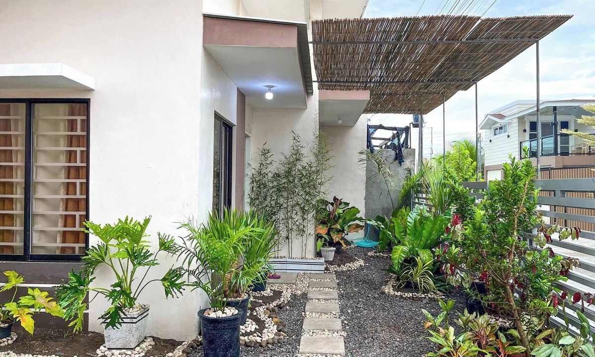 General Santos House | Bloomstone 2BR Family Suite in Gensan