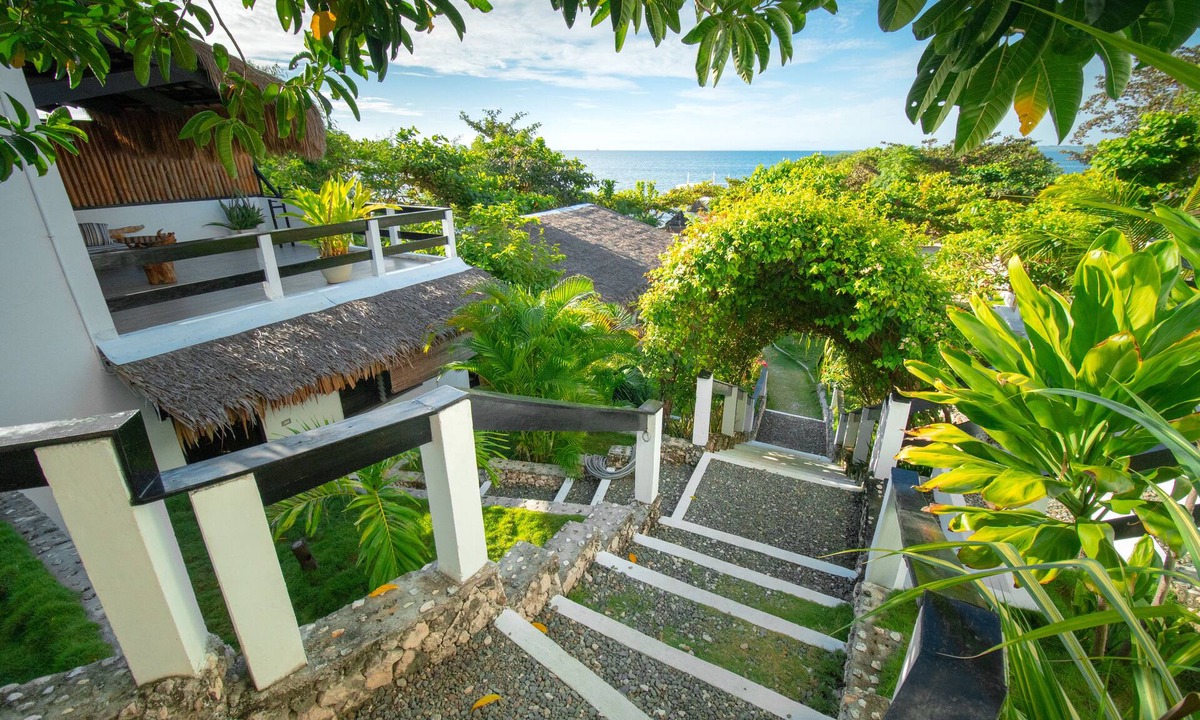 Logon Resort | Blanco Beach Resort