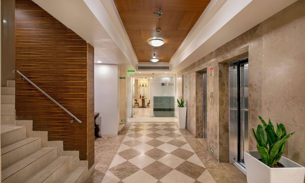 Thaltej Hotel | BloomSuites | Ahmedabad