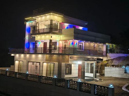Maraiyur House | Bro Code Marayoor A Premium Family Friendly Retreat with Panoramic Mountain Views